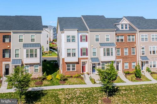 813 Sawback Sq Ne, LEESBURG, VA, 20176-4130 | Card Image