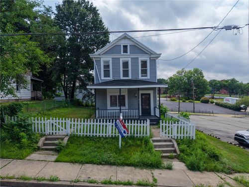 212 Ridge Ave, New Kensington, PA, 15068-5433 | Card Image