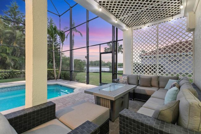 7538 Camden Harbour Dr, House other with 6 bedrooms, 4 bathrooms and null parking in BRADENTON FL | Image 7