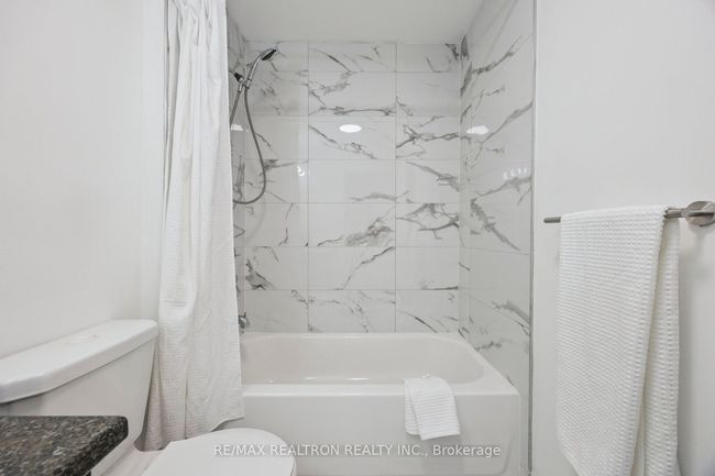 1005 - 1346 Danforth Rd, Condo with 3 bedrooms, 2 bathrooms and null parking in Toronto ON | Image 23