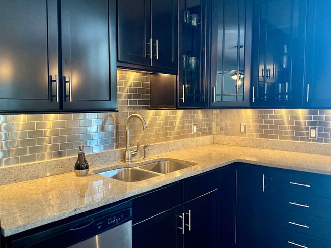 Sleek Stainless Backsplash | Image 9