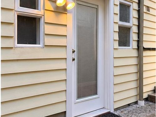 23** Bridgman Ave, North Vancouver, BC, V7P3P4 | Card Image