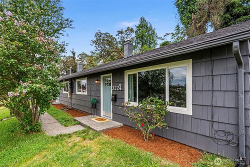 3224 Halverson Ave, Bremerton, WA, 98310-3417 | Card Image