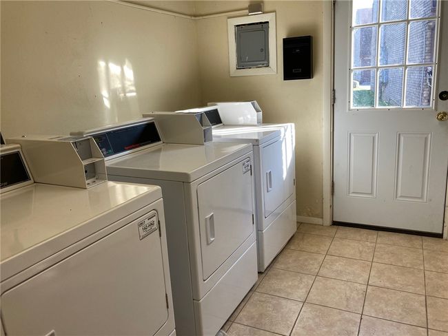 206 - 200 Kellywood Mnr, Condo with 1 bedrooms, 1 bathrooms and null parking in New Kensington PA | Image 17