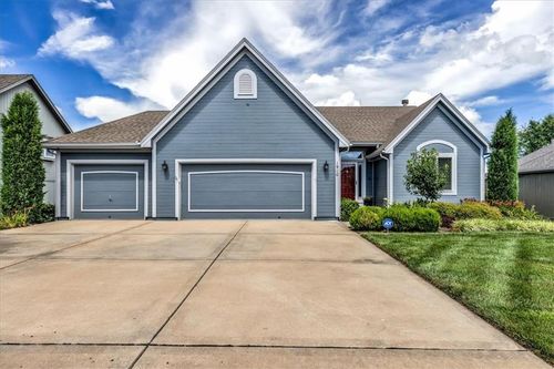 1910 Lake Dr, Smithville, MO, 64089-7801 | Card Image