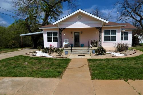 301 E Sandstone St, Llano, TX, 78643-2043 | Card Image