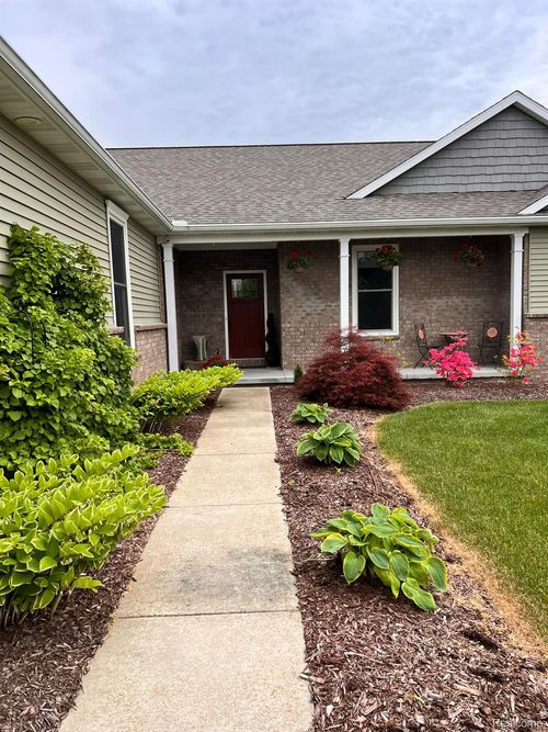 1041 Lancaster St, Lapeer, MI, 48446-4407 | Card Image