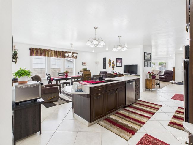 11 N 3 Rd West St, Townhouse with 2 bedrooms, 2 bathrooms and 2 parking in Paul ID | Image 10
