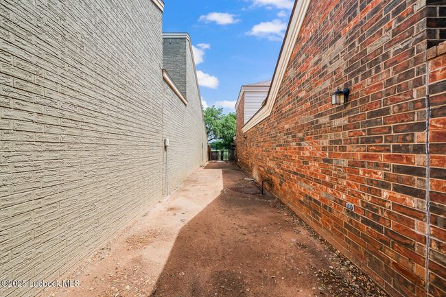 4524 7 Th St, House other with 3 bedrooms, 3 bathrooms and null parking in Lubbock TX | Image 45