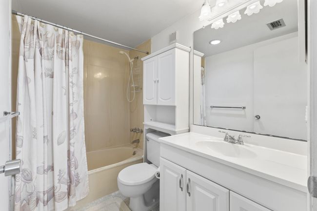APT-104 - 3472 Ne Causeway Blvd, Condo with 2 bedrooms, 2 bathrooms and null parking in Jensen Beach FL | Image 24