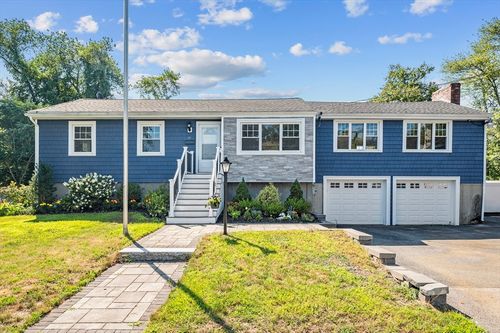 60 Packard St, Avon, MA, 02322-1659 | Card Image