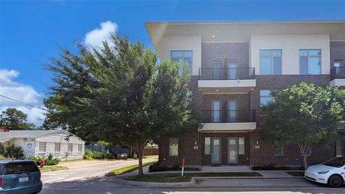 13228 Bee St, Farmers Branch, TX, 75234-6115 | Card Image