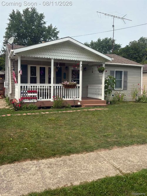 207 Athletic St, Otisville, MI, 48463-7710 | Card Image
