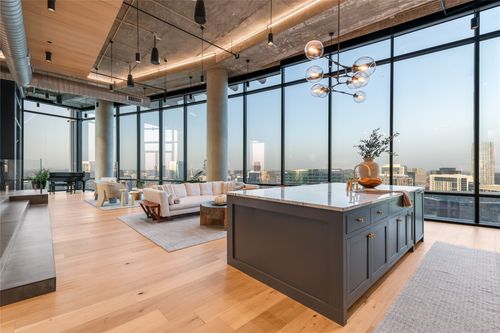 apt-3204-2430 Victory Park Ln, Dallas, TX, 75219-7612 | Card Image