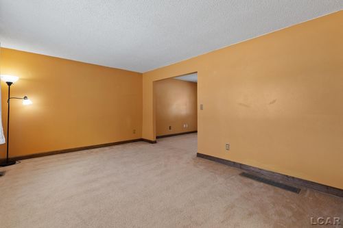 4194 Sauk Trl, Adrian, MI, 49221-9331 | Card Image