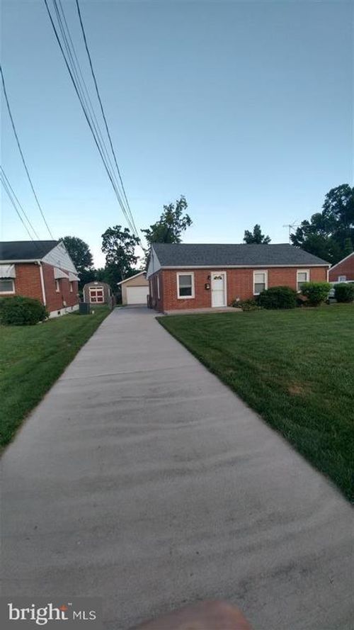61 Baker St, Aberdeen, MD, 21001-2417 | Card Image