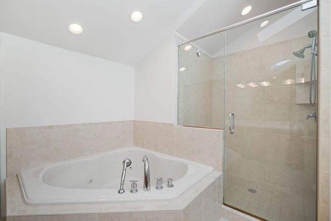 7515 N Beach Drive, House other with 4 bedrooms, 4 bathrooms and null parking in Fox Point WI | Image 26