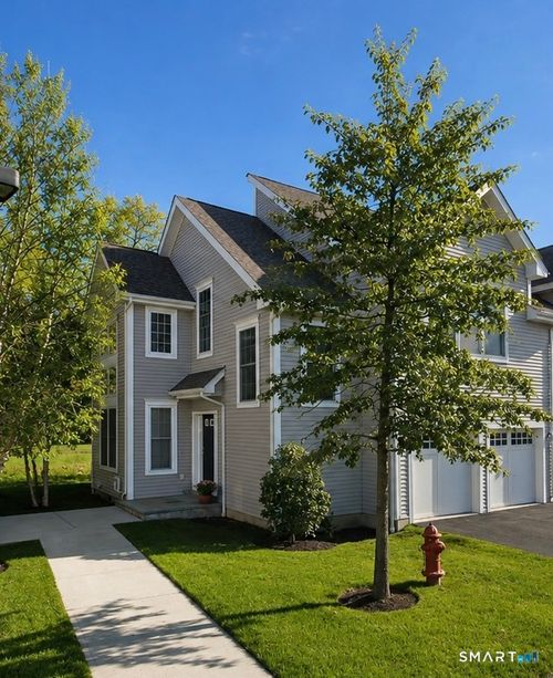 34-34 Copper Square Dr, Bethel, CT, 06801-3236 | Card Image