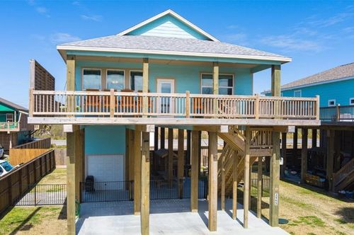 2565 Palm Dr, Crystal Beach, TX, 77650 | Card Image