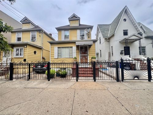 101 46th Ave, Corona, NY, 11368-2842 | Card Image