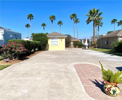 4008 Lark Dr, Mission, TX, 78572-4994 | Card Image