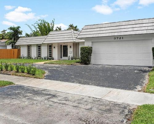 3721 N 55th Ave, Hollywood, FL, 33021-2208 | Card Image