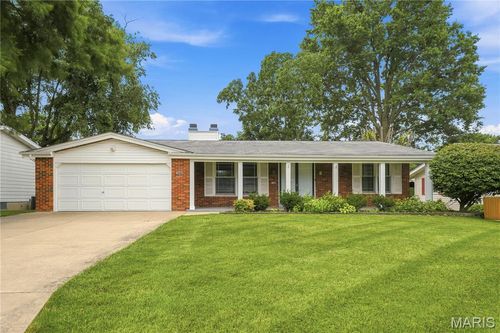 7548 Georgetown Dr, Hazelwood, MO, 63042-1363 | Card Image