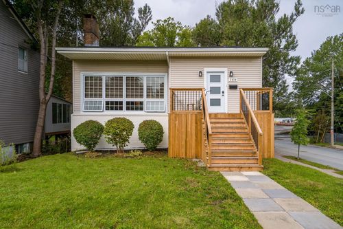 3494 St Andrews Ave, Halifax, NS, B3L3Y1 | Card Image