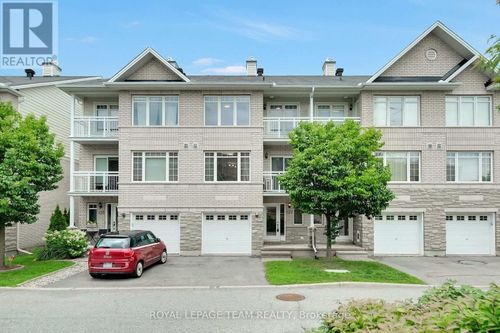 137 Corinth Private, Ottawa, ON, K2E0A8 | Card Image
