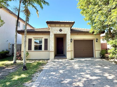 2457 Ne 3rd Ct, Homestead, FL, 33033-6011 | Card Image