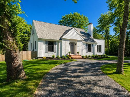 37 School St, Westhampton Beach, NY, 11978-2217 | Card Image