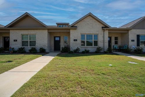410 Ronnie Dr Se, Hartselle, AL, 35640-6028 | Card Image