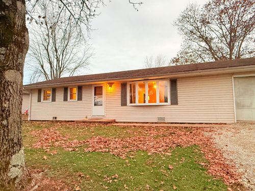 1015 S Main St, Versailles, IN, 47042-8395 | Card Image