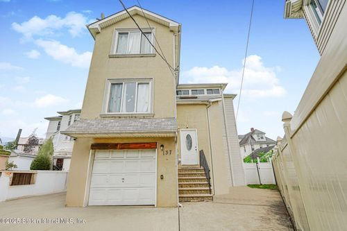 137 South Ave, Staten Island, NY, 10303-1666 | Card Image