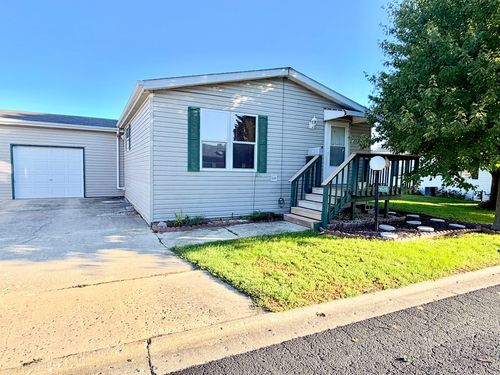 b-452B Meadowlark Cir, Sandwich, IL, 60548-9561 | Card Image