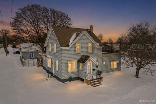 324 Michigan Avenue, Gladstone, MI, 49837 | Card Image