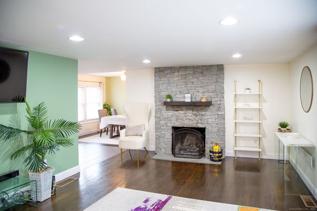 5 Shannon Rdg, House other with 3 bedrooms, 3 bathrooms and null parking in Danbury CT | Image 11