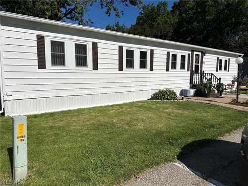73-220 Greenbriar St, Elyria, OH, 44035-4730 | Card Image