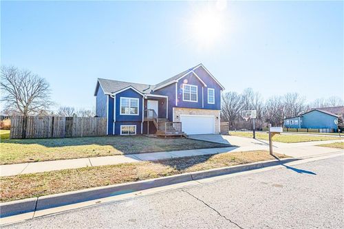 520 W 18th St, Ottawa, KS, 66067-3874 | Card Image