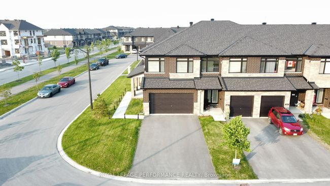 665 Cordelette Cir, House attached with 3 bedrooms, 3 bathrooms and 4 parking in Orleans ON | Image 44
