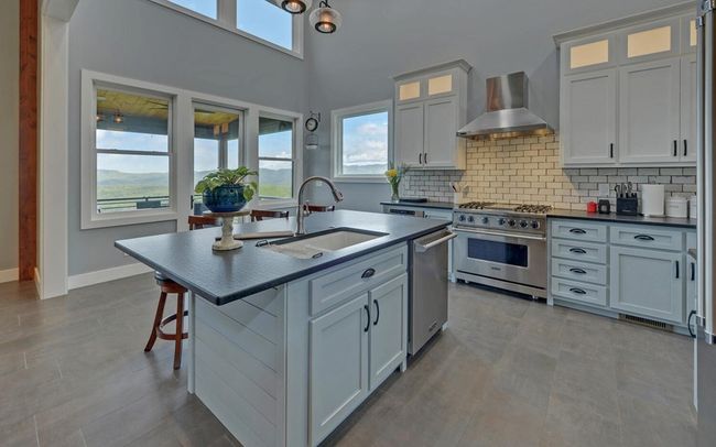 433 Hawkeye Trl, Home with 3 bedrooms, 3 bathrooms and null parking in Marble NC | Image 24