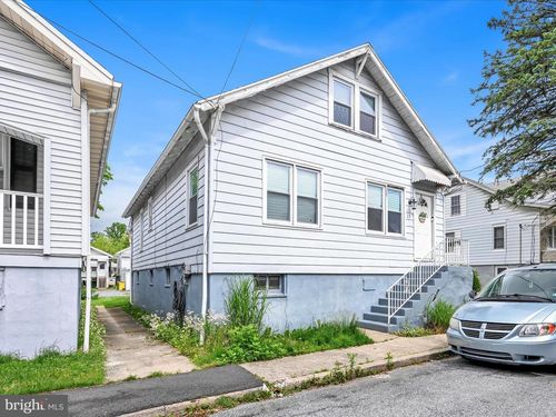 135 Hoover St, SCHUYLKILL HAVEN, PA, 17972-1948 | Card Image