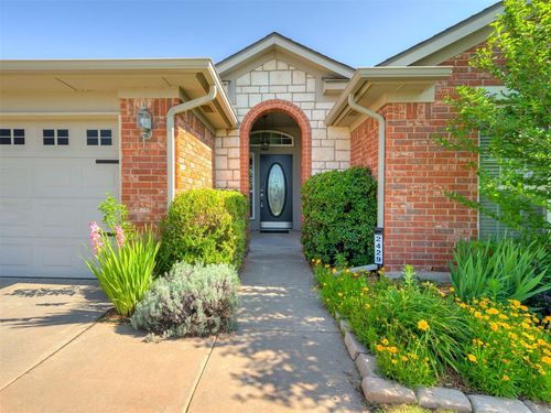 2429 Arbor Dr, Norman, OK, 73071-2186 | Card Image