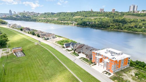 202-605 Manhattan Blvd, Dayton, KY, 41074-7501 | Card Image