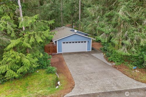 11222 Country Club Pl, Anderson Island, WA, 98303-8630 | Card Image