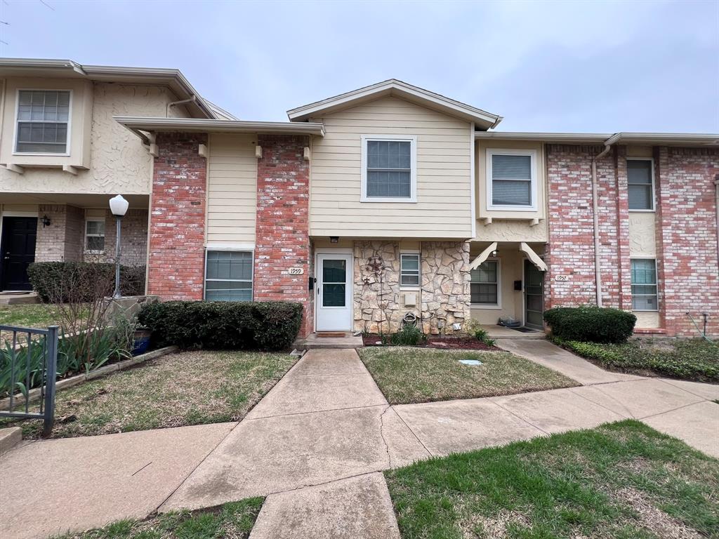 1959 Shorewood Drive, For Sale in Grapevine Zoocasa