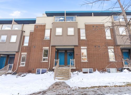 4-112 Caledonia Park Road, York, ON, M6H0B2 | Card Image
