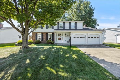 425 Woodward Cres, West Seneca, NY, 14224-3657 | Card Image