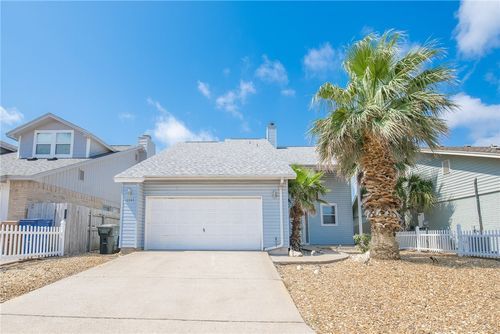 13545 Royal Fifth Ct, Corpus Christi, TX, 78418-6938 | Card Image