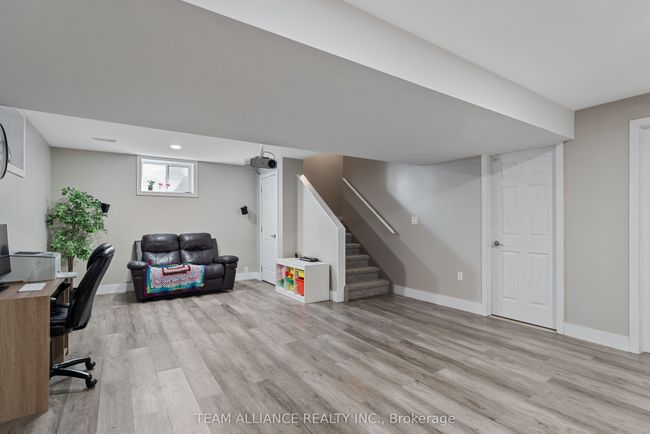 25 Queensway Dr, House other with 3 bedrooms, 4 bathrooms and 4 parking in Strathroy ON | Image 27
